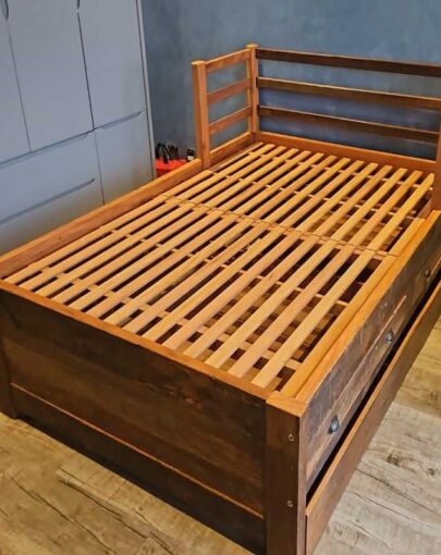 CAMA RÚSTICA COM GRADE REMOVÍVEL COM CAMA AUXILIAR